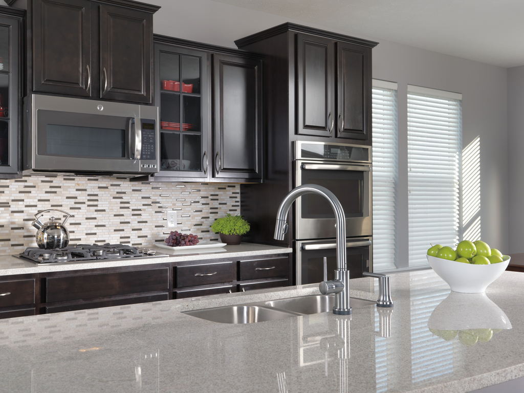 Delta Trinsic®: Single Handle Pull-Down Kitchen Faucet - Single Handle Lever - Arctic Stainless