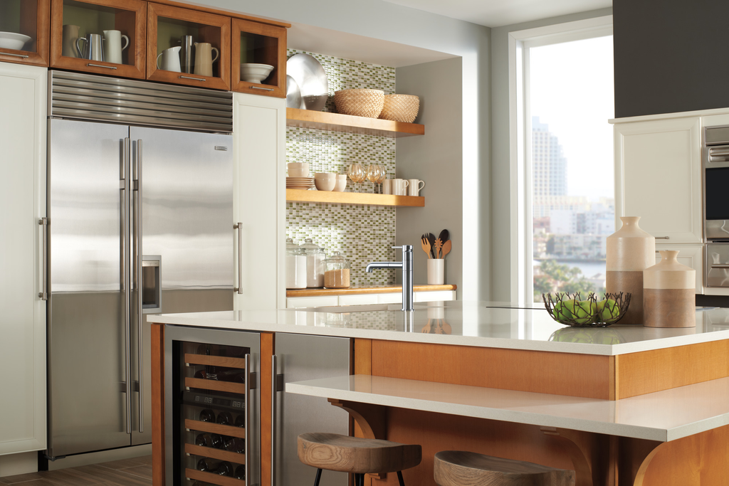 Delta Trinsic®: Single Handle Pull-Out Kitchen Faucet - Single Handle Lever - Arctic Stainless