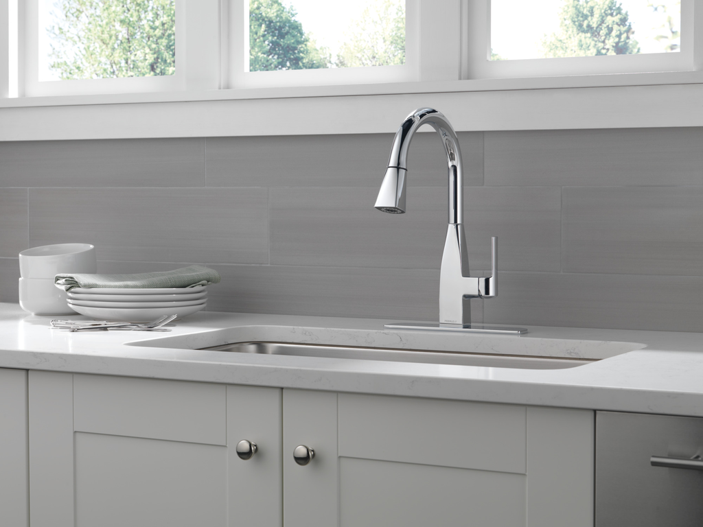 Peerless Xander®: Single Handle Pulldown Kitchen - Single Handle Lever - Chrome