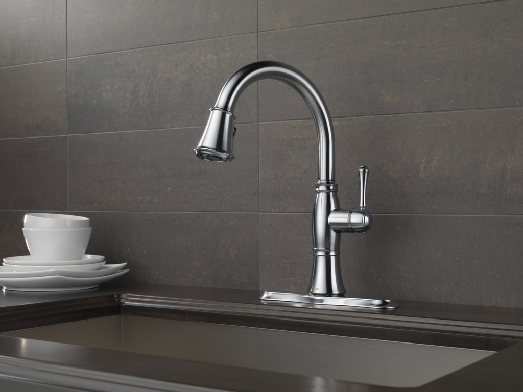 Delta Cassidy®: Single Handle Pull-Down Kitchen Faucet - Single Handle Lever - Lumicoat® Arctic Stainless