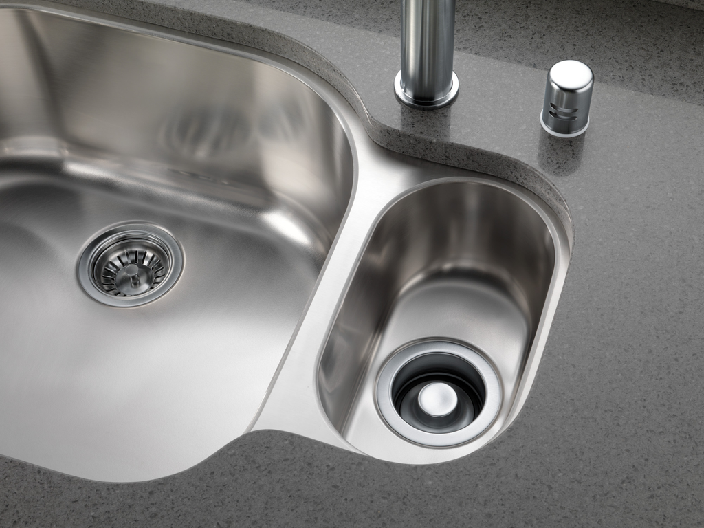 Delta Trinsic®: Single Handle Pull-Out Kitchen Faucet - Single Handle Lever - Arctic Stainless