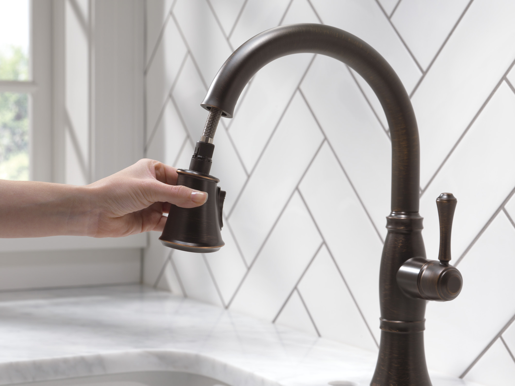 Delta Cassidy®: Single Handle Pull-Down Kitchen Faucet With Shieldspray® Technology - Single Handle Lever - Venetian Bronze