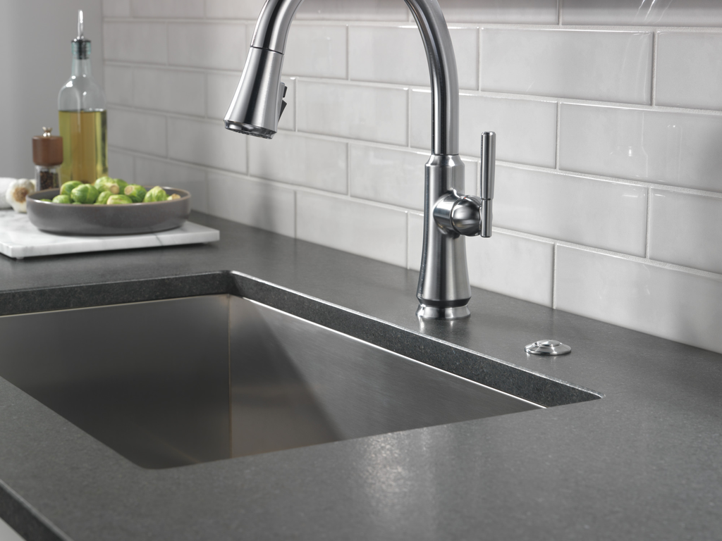 Delta Coranto®: Single Handle Pull-Down Kitchen Faucet - Single Handle Lever - Arctic Stainless