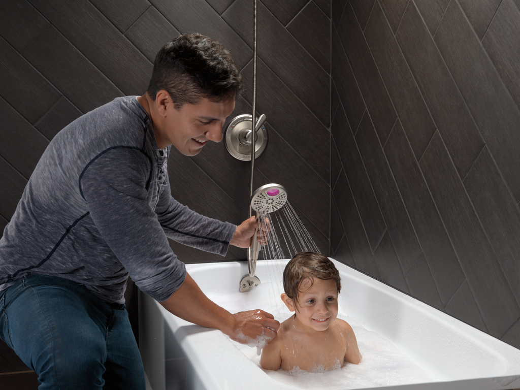 Delta Lahara®: Tub Spout - Pull-Up Diverter - Stainless
