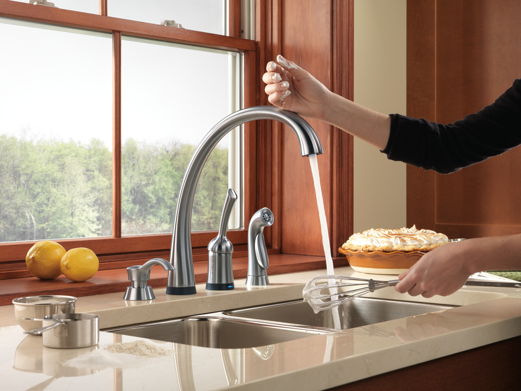 Delta Deluca™: Soap / Lotion Dispenser - Arctic Stainless
