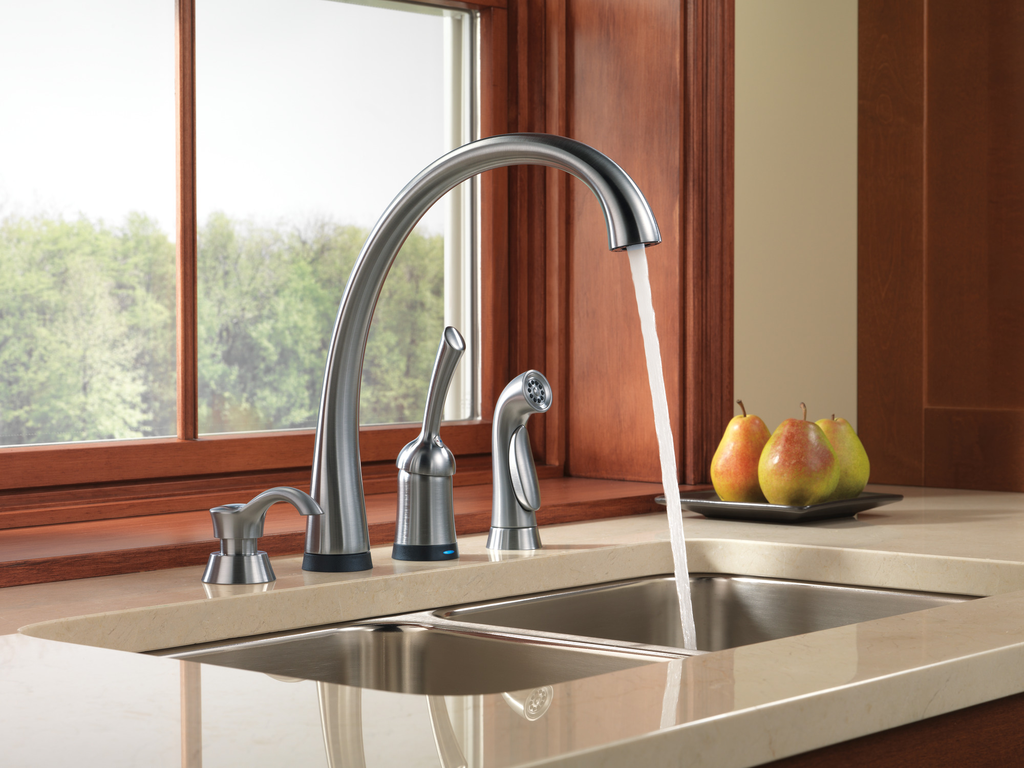 Delta Deluca™: Soap / Lotion Dispenser - Arctic Stainless