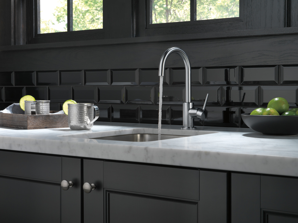 Delta Trinsic®: True Bar Limited Swivel - Single Handle Lever - Arctic Stainless