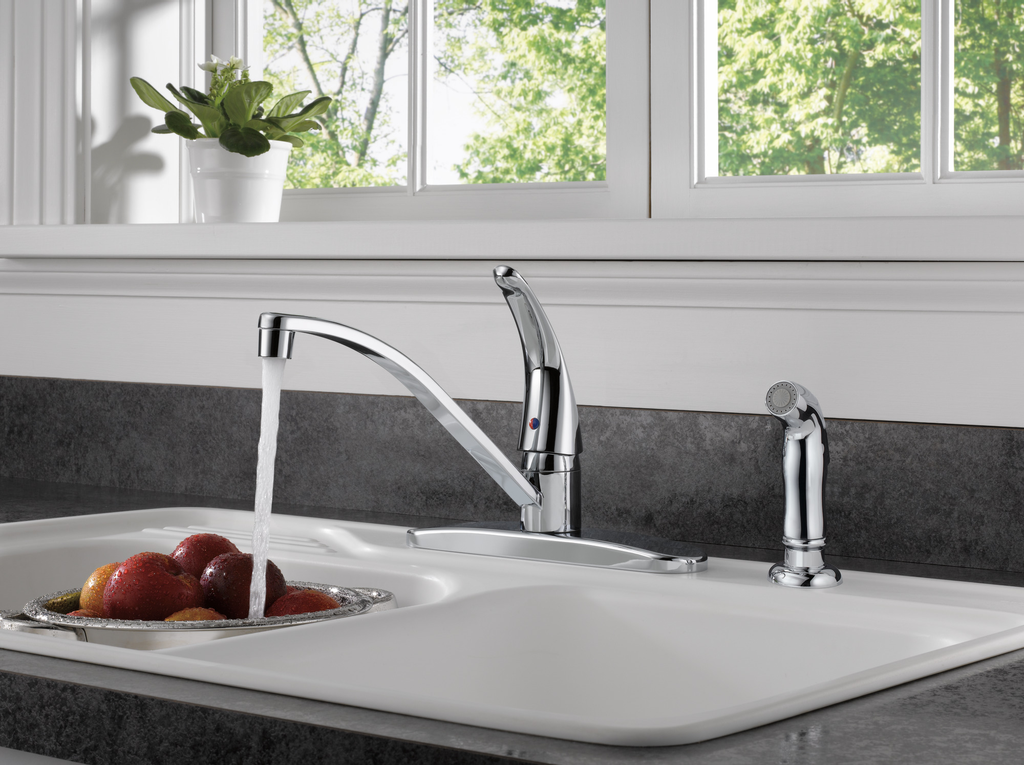 Peerless Core: Single Handle Kitchen Faucet - Single Handle Lever - Chrome