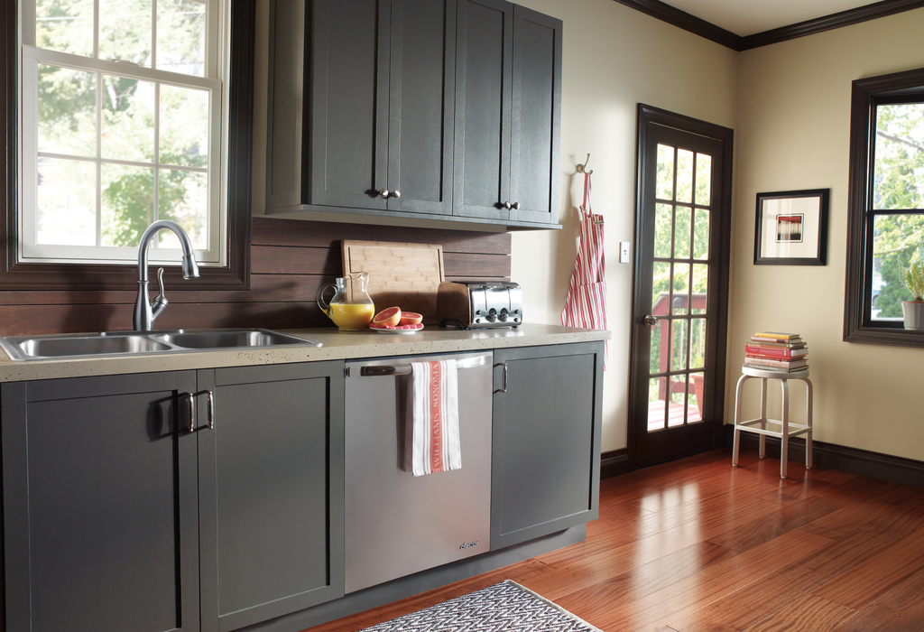 Delta Leland®: Single Handle Pull-Down Kitchen Faucet With Shieldspray® Technology - Single Handle Lever - Arctic Stainless