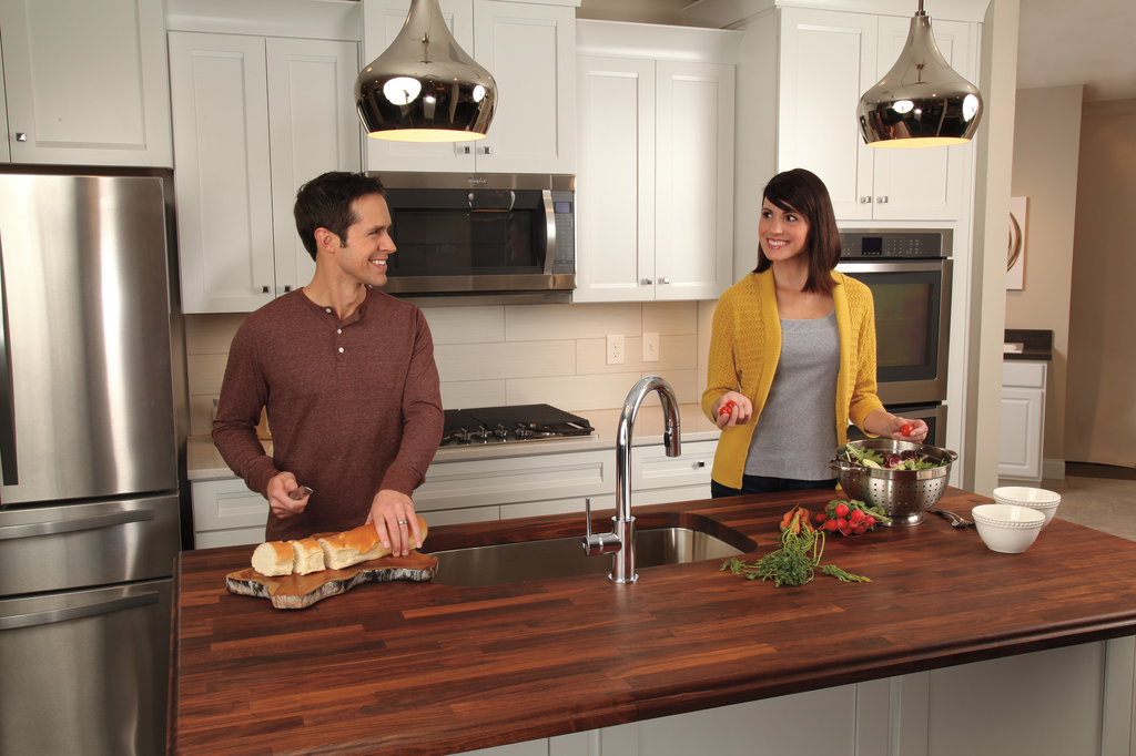 Delta Trinsic®: Single Handle Pull-Down Kitchen Faucet - Single Handle Lever - Chrome