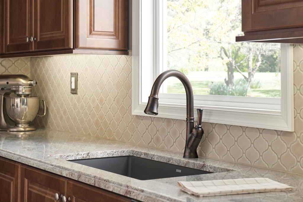 Delta Leland®: Single Handle Pull-Down Kitchen Faucet With Shieldspray® Technology - Single Handle Lever - Venetian Bronze