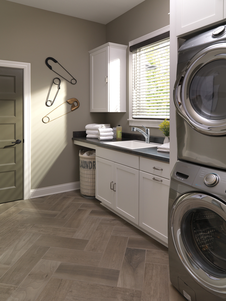 Delta Collins™: Single Handle Pull-Out Kitchen Faucet - Single Handle Lever - Arctic Stainless