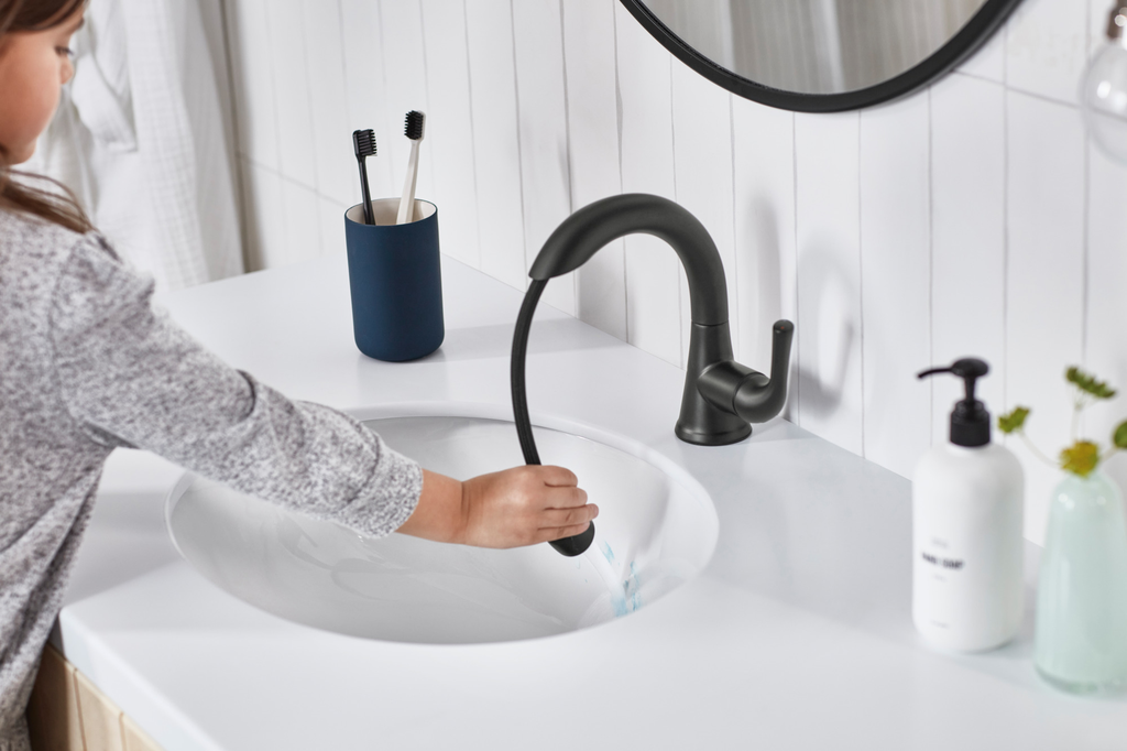 Delta Kayra®: Single Handle Pull-Down Bathroom Faucet - Single Handle Lever - Matte Black