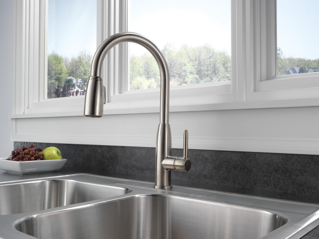 Peerless Core: Single Handle Kitchen Pull-Down - Single Handle Lever - Stainless