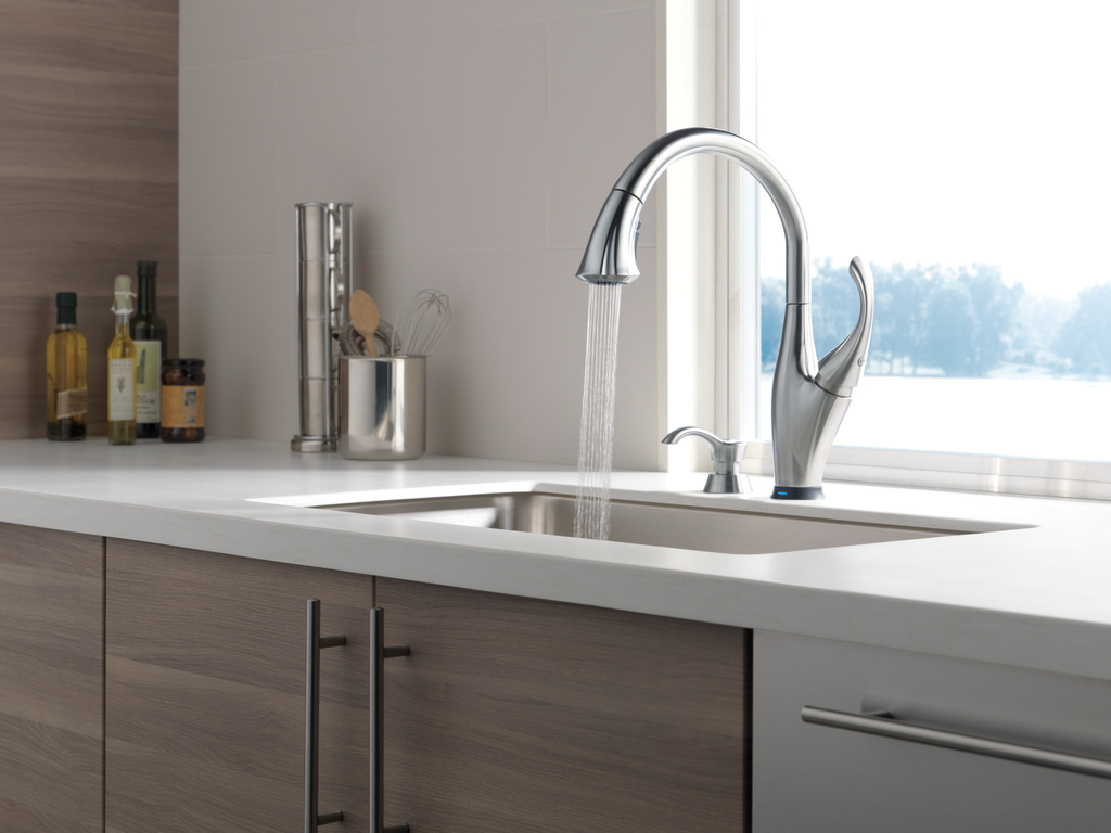 Delta Deluca™: Soap / Lotion Dispenser - Arctic Stainless