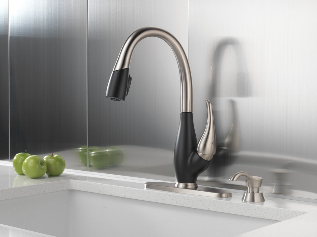 Delta Deluca™: Soap / Lotion Dispenser - Stainless