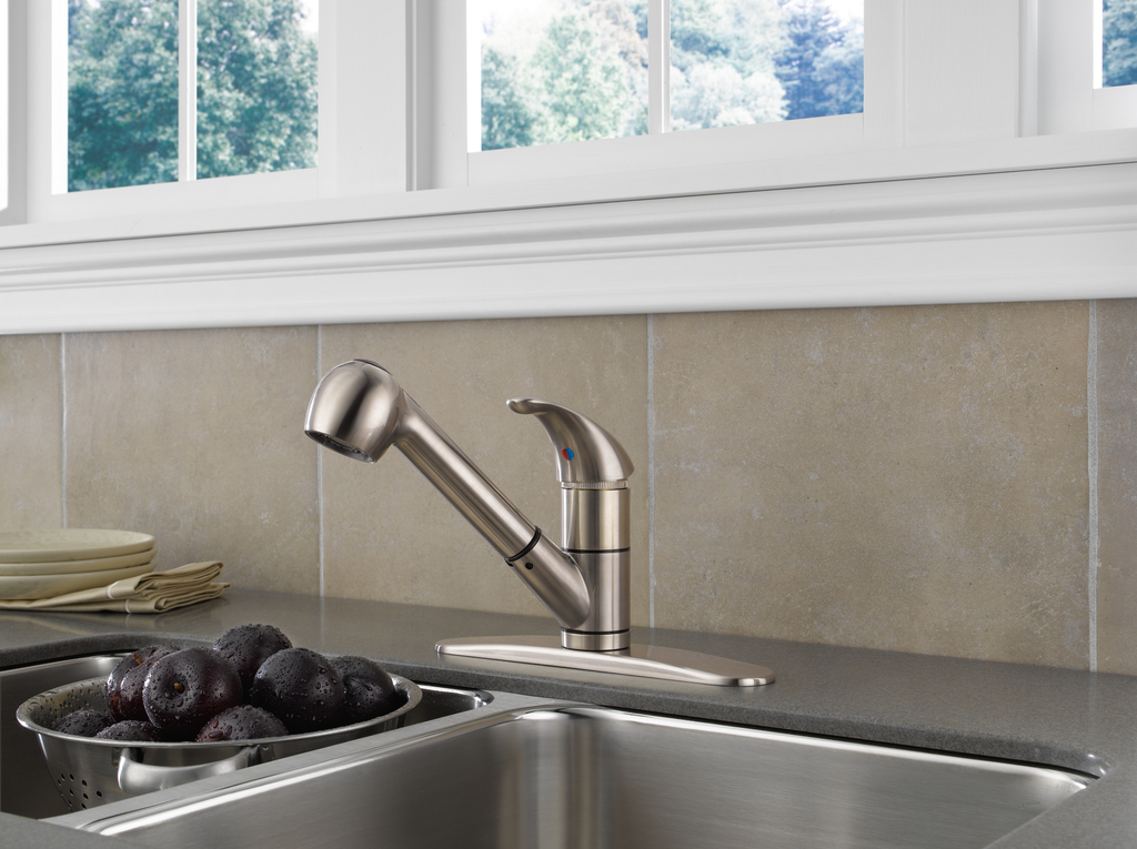 Peerless Core: Kitchen Pull-Out Faucet - Single Handle Lever - Stainless