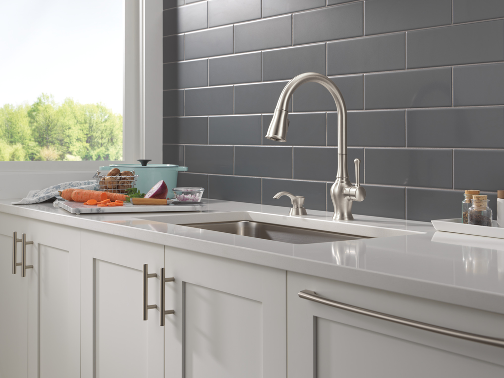 Delta Deluca™: Soap / Lotion Dispenser - Stainless