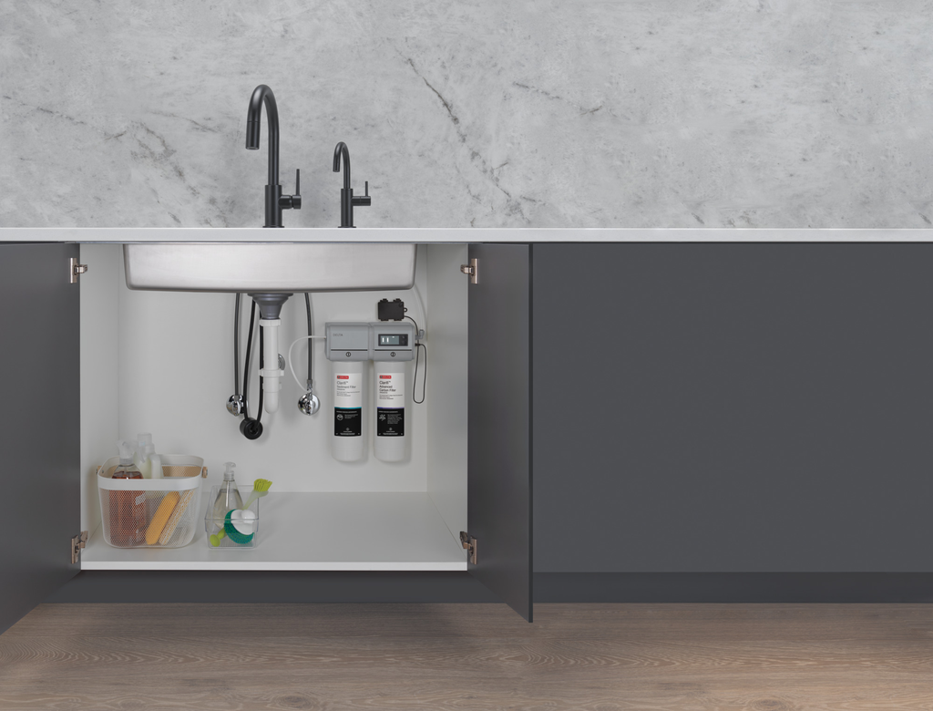 Delta Trinsic®: Single Handle Pull-Down Kitchen Faucet - Single Handle Lever - Matte Black