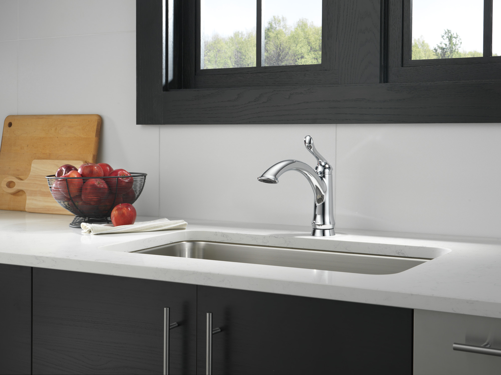 Delta Linden™: Single Handle Kitchen Faucet - Single Handle Lever - Chrome