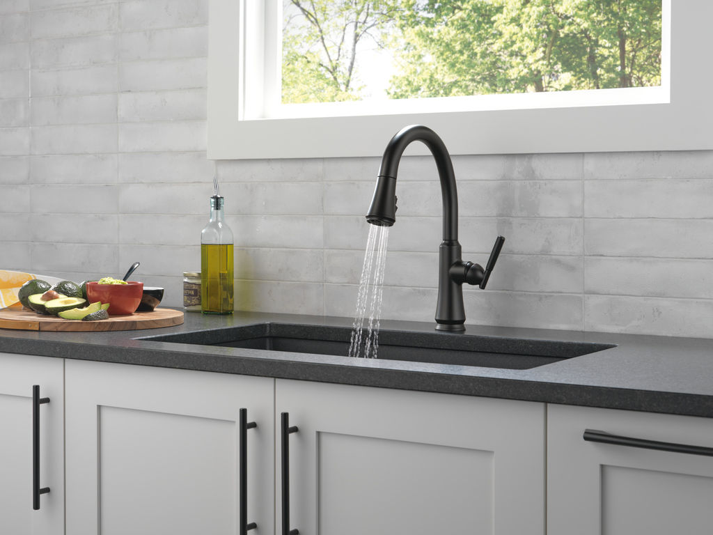 Delta Coranto®: Single Handle Pull-Down Kitchen Faucet - Single Handle Lever - Matte Black