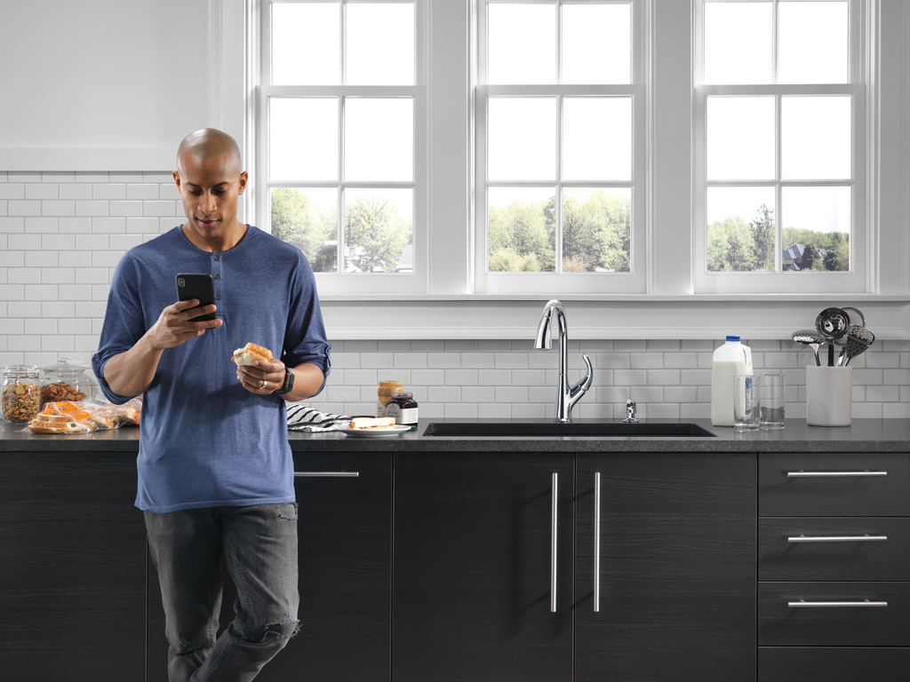 Peerless Parkwood®: Single Handle Pulldown Kitchen Faucet - Electronic - Chrome