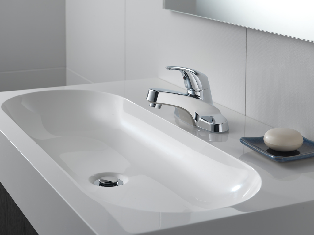 Peerless Core: Single Handle Bathroom Faucet - Single Handle Lever - Chrome