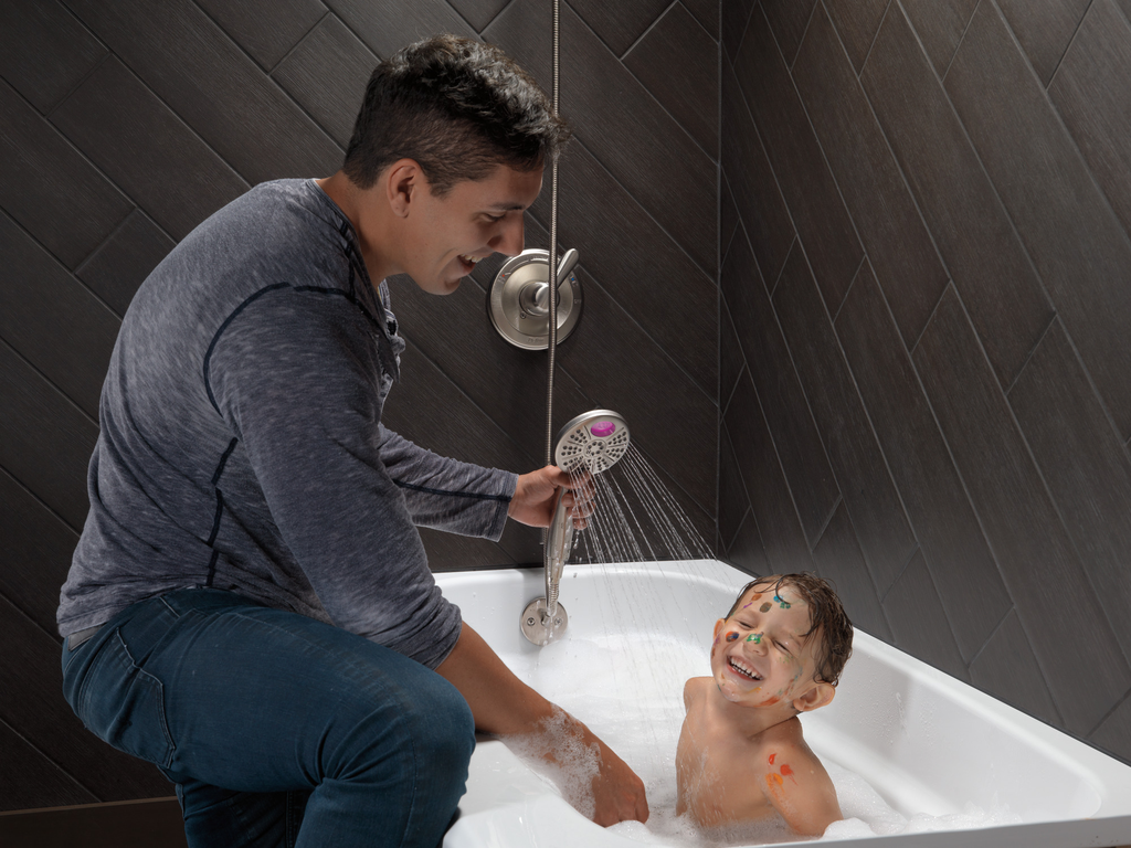 Delta Lahara®: Tub Spout - Pull-Up Diverter - Stainless