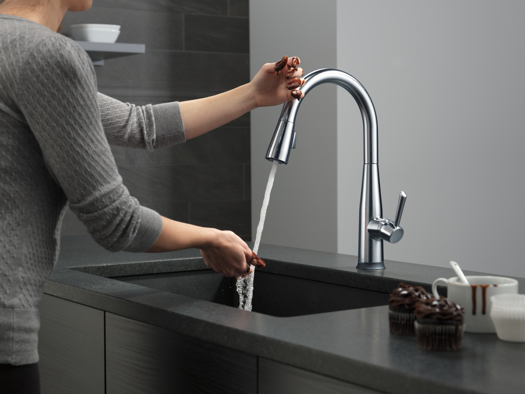 Delta Essa®: Single Handle Pull-Down Kitchen Faucet With Touch2O® Technology - Single Handle Lever - Arctic Stainless