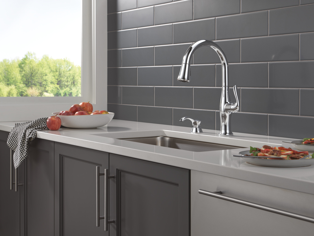 Delta Deluca™: Soap / Lotion Dispenser - Chrome