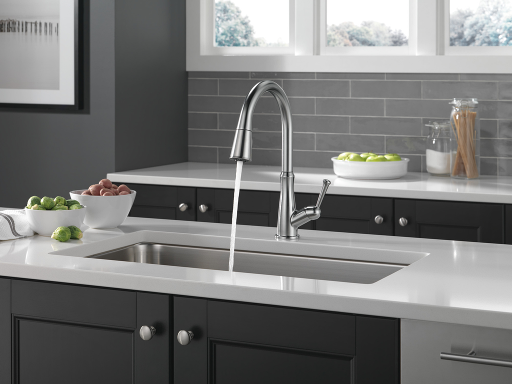 Delta Westville®: Single Handle Pull-Down Kitchen Faucet - Single Handle Lever - Arctic Stainless