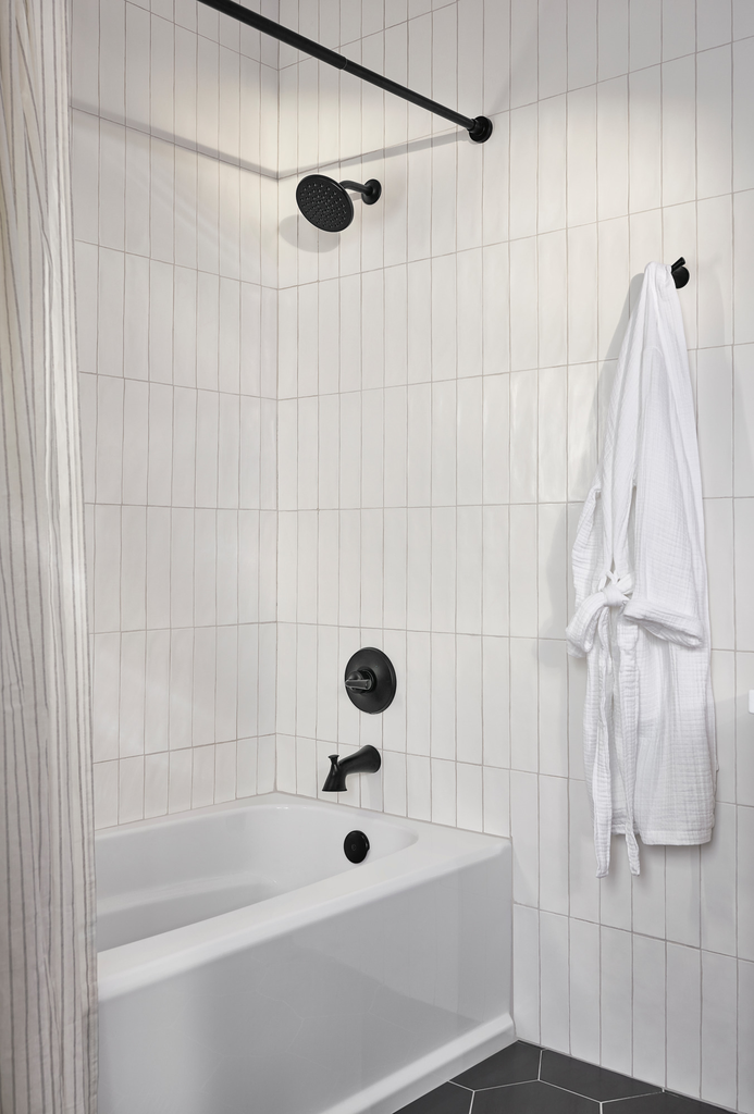 Delta Kayra®: Monitor 14 Series Tub & Shower Trim - Single Handle Lever - Matte Black