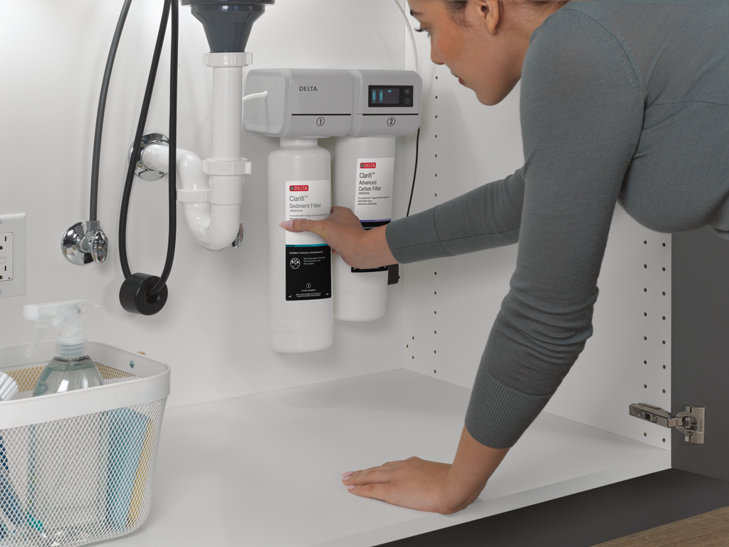 Delta Trinsic®: Single Handle Pull-Down Kitchen Faucet - Single Handle Lever - Matte Black