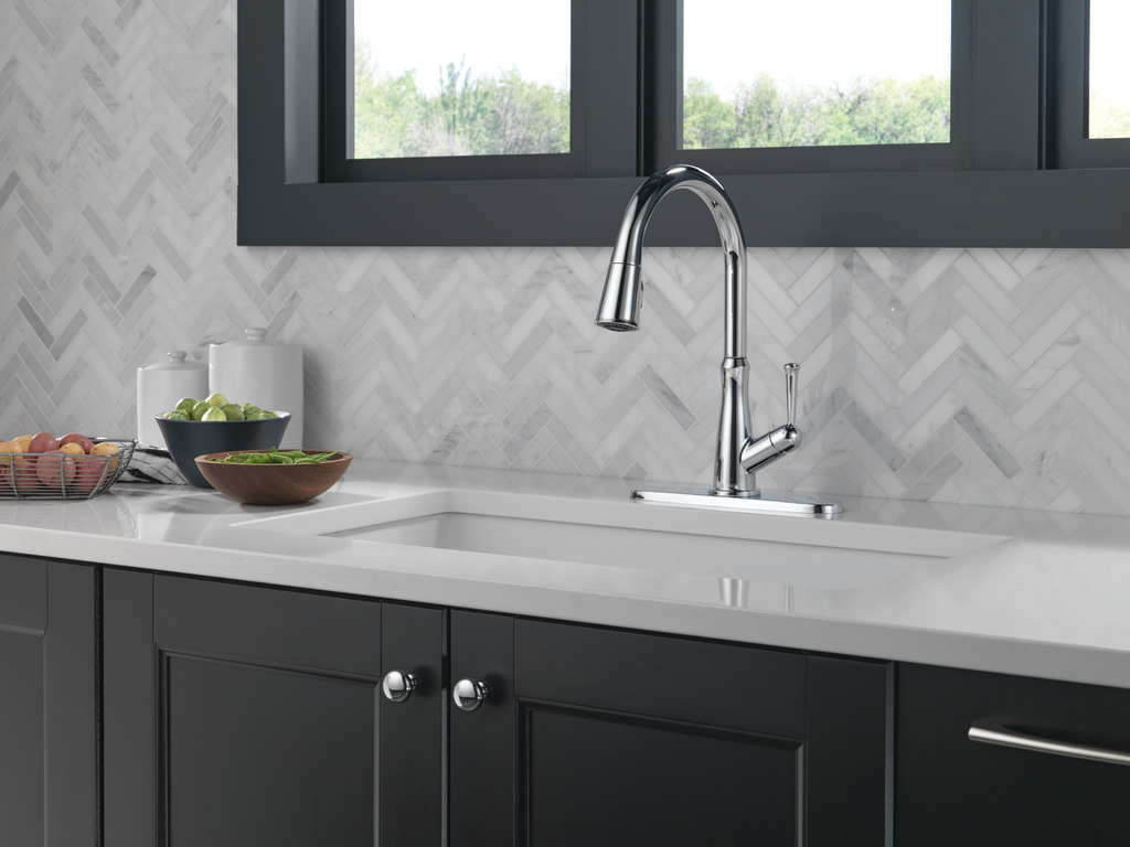 Delta Westville®: Single Handle Pull-Down Kitchen Faucet - Single Handle Lever - Chrome