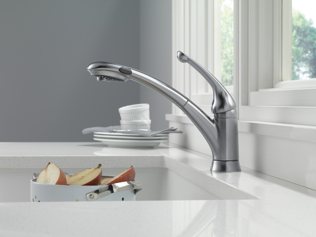 Delta Signature Pullouts: Single Handle Pull-Out Kitchen Faucet - Single Handle Lever - Arctic Stainless