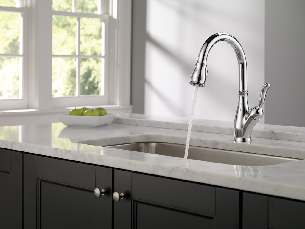 Delta Leland®: Single Handle Pull-Down Kitchen Faucet With Shieldspray® Technology - Single Handle Lever - Chrome