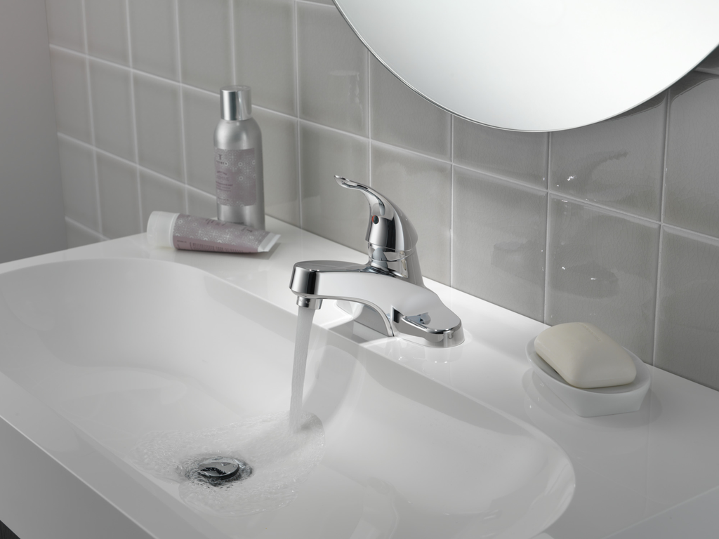 Peerless Core: Single Handle Bathroom Faucet - Single Handle Lever - Chrome