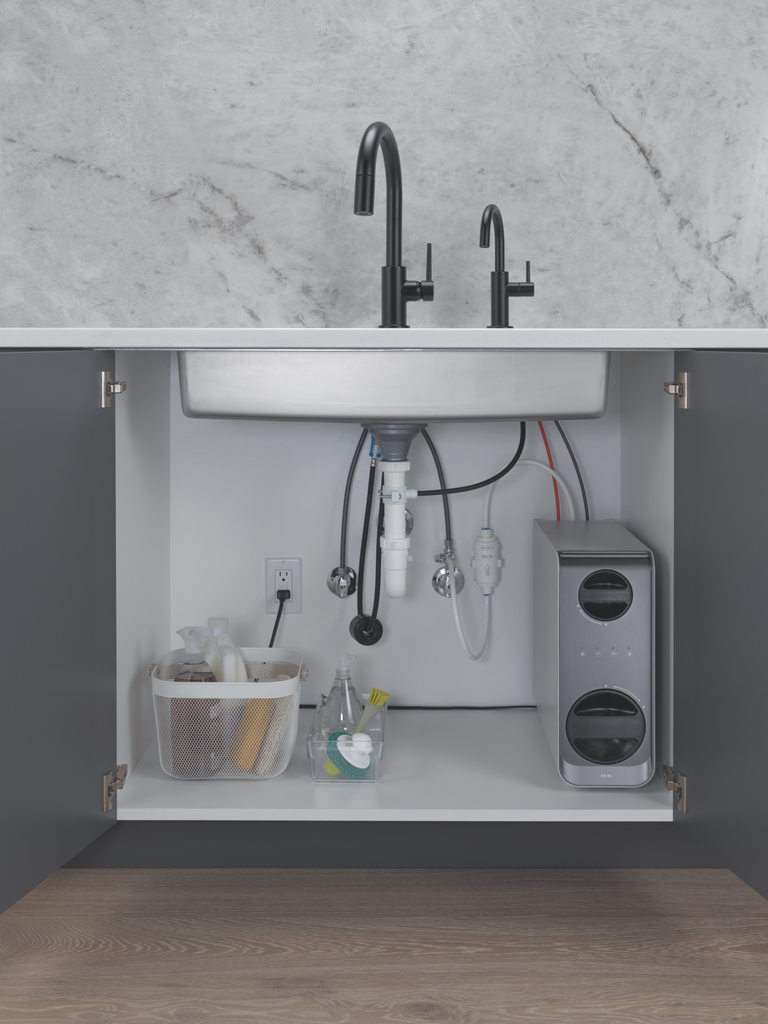 Delta Trinsic®: Single Handle Pull-Down Kitchen Faucet - Single Handle Lever - Matte Black