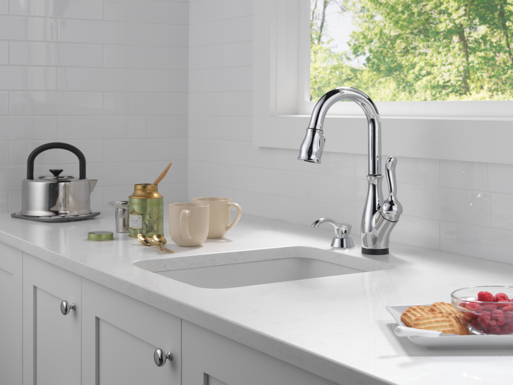 Delta Deluca™: Soap / Lotion Dispenser - Chrome