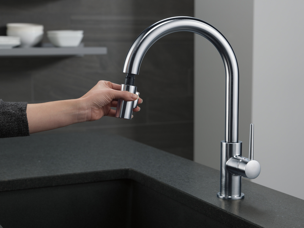 Delta Trinsic®: Single Handle Pull-Down Kitchen Faucet - Single Handle Lever - Arctic Stainless