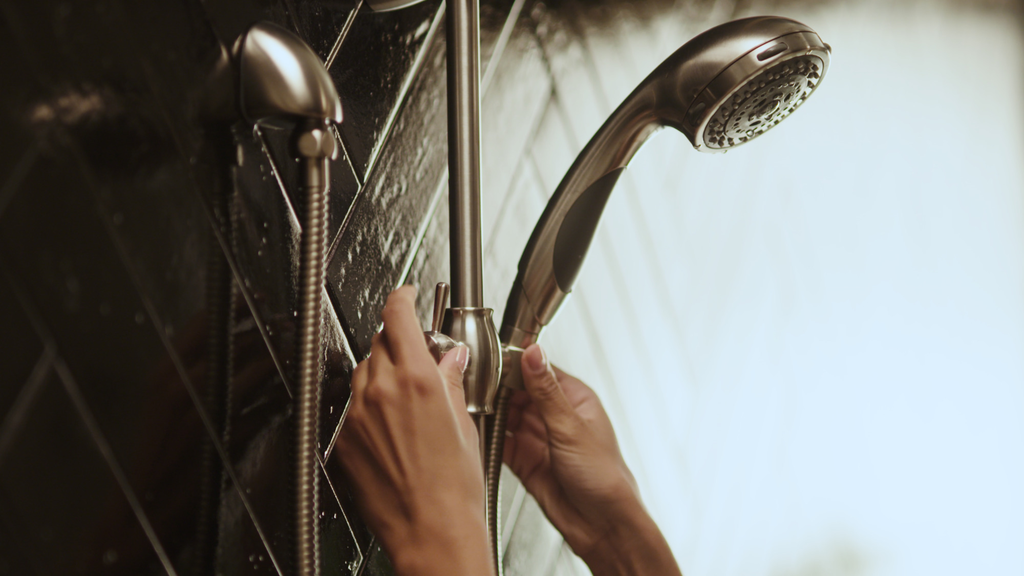 Delta Other: Premium 3-Setting Slide Bar Hand Shower - Chrome