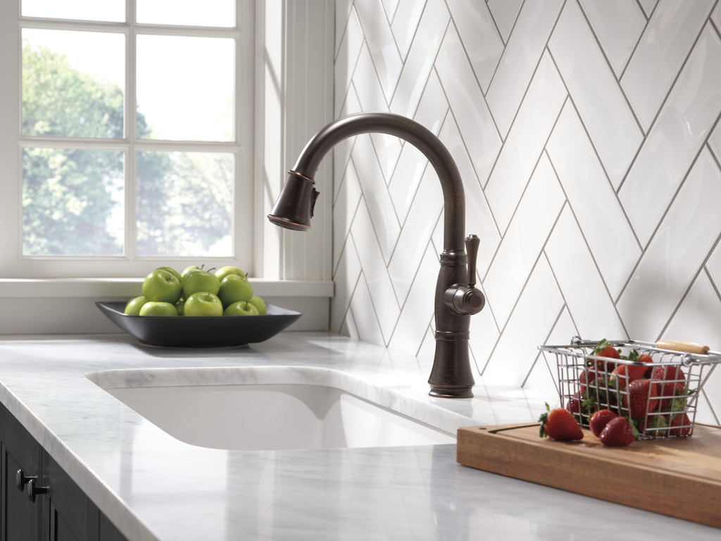 Delta Cassidy®: Single Handle Pull-Down Kitchen Faucet With Shieldspray® Technology - Single Handle Lever - Venetian Bronze