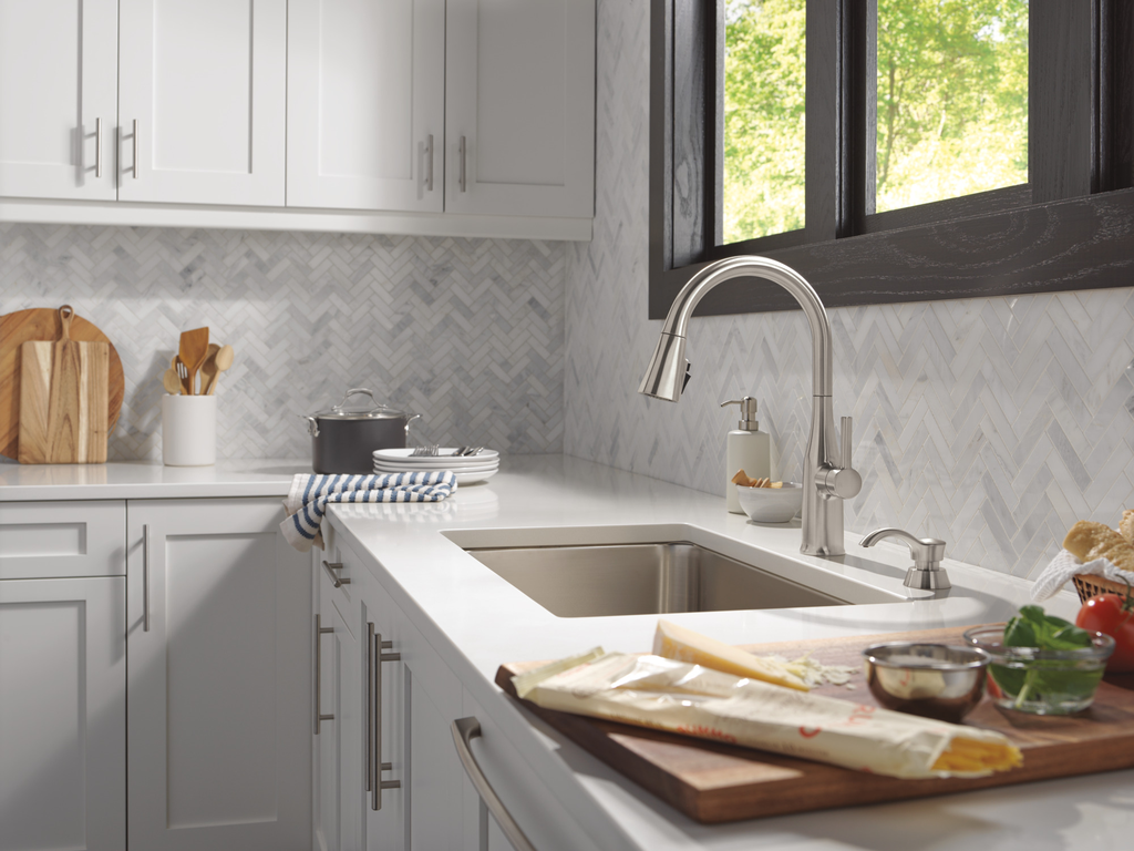 Delta Deluca™: Soap / Lotion Dispenser - Stainless