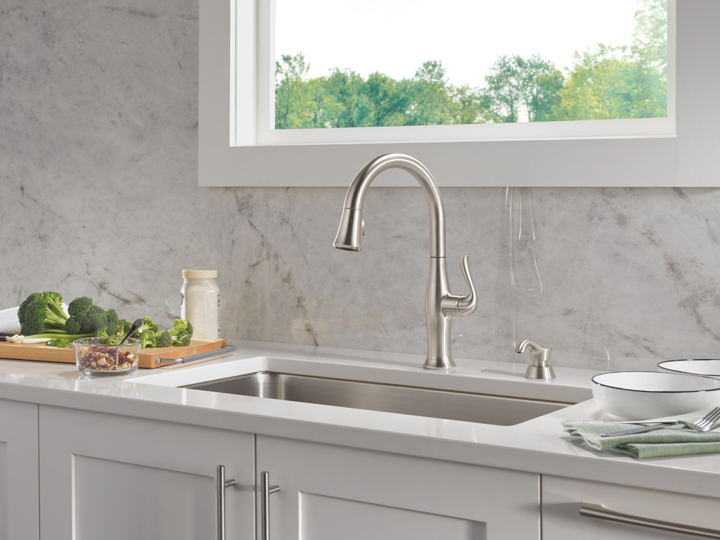 Delta Deluca™: Soap / Lotion Dispenser - Stainless