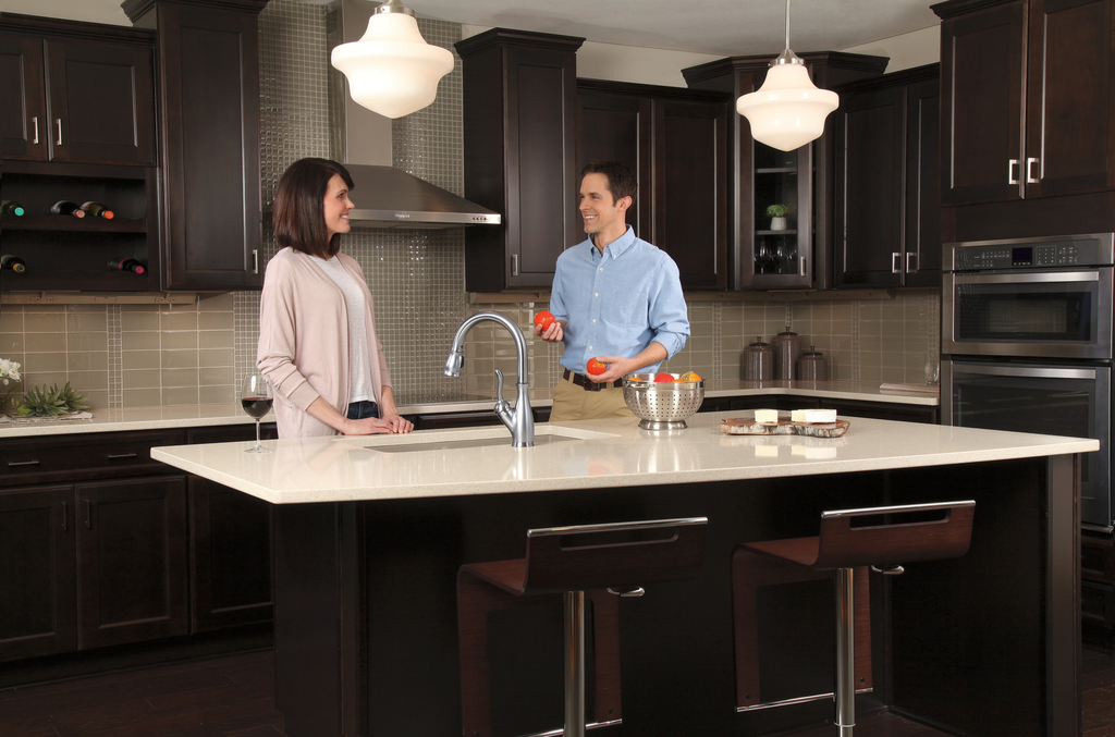Delta Leland®: Single Handle Pull-Down Kitchen Faucet With Touch2O® And Shieldspray® Technologies - Single Handle Lever - Arctic Stainless