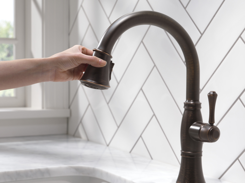Delta Cassidy®: Single Handle Pull-Down Kitchen Faucet With Shieldspray® Technology - Single Handle Lever - Venetian Bronze