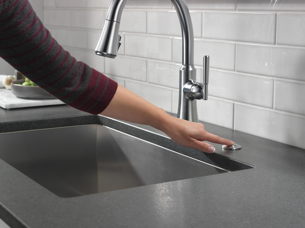 Delta Coranto®: Single Handle Pull-Down Kitchen Faucet - Single Handle Lever - Arctic Stainless