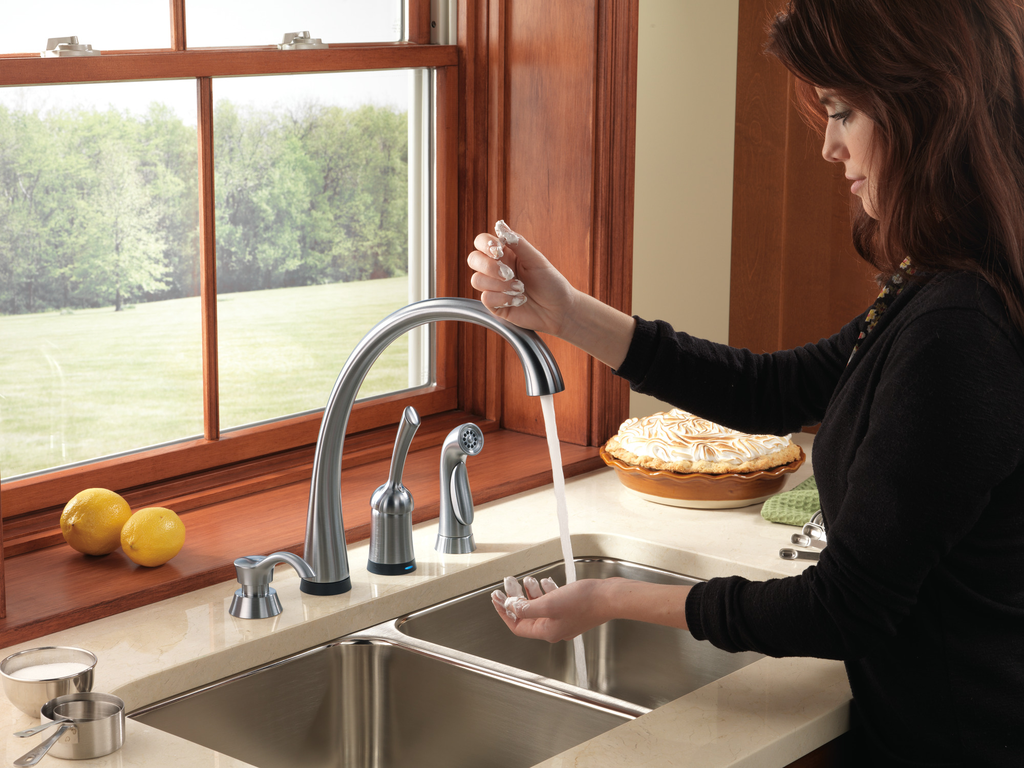 Delta Deluca™: Soap / Lotion Dispenser - Arctic Stainless
