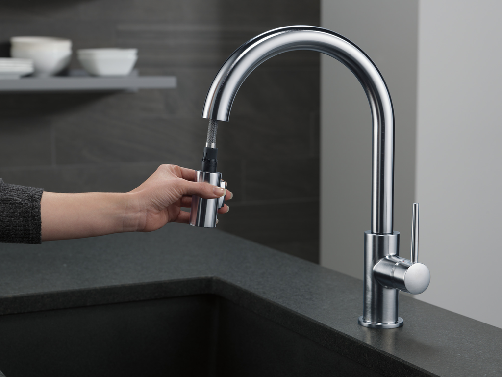 Delta Trinsic®: Single Handle Pull-Down Kitchen Faucet - Single Handle Lever - Arctic Stainless