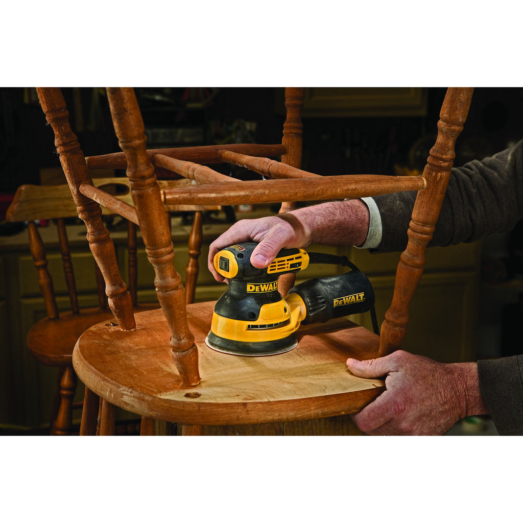 DeWalt DWE6423K 5 in. Variable Speed Random Orbit Sander Kit H&L Pad